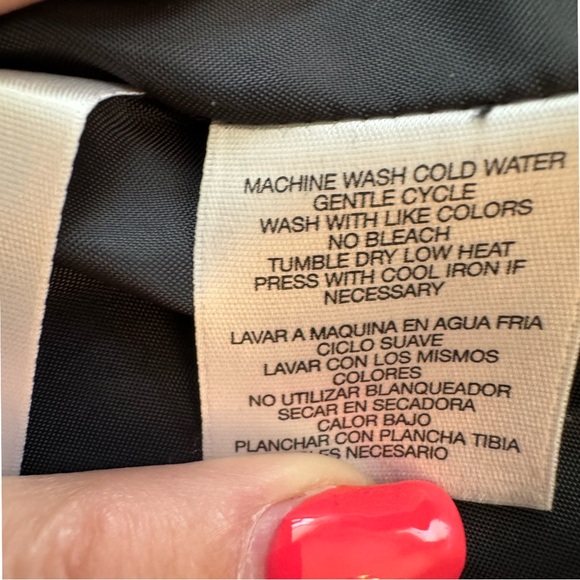 Jones New York Collection Platinum 2 button suit jacket. Size 12. Work career - Picture 8 of 9